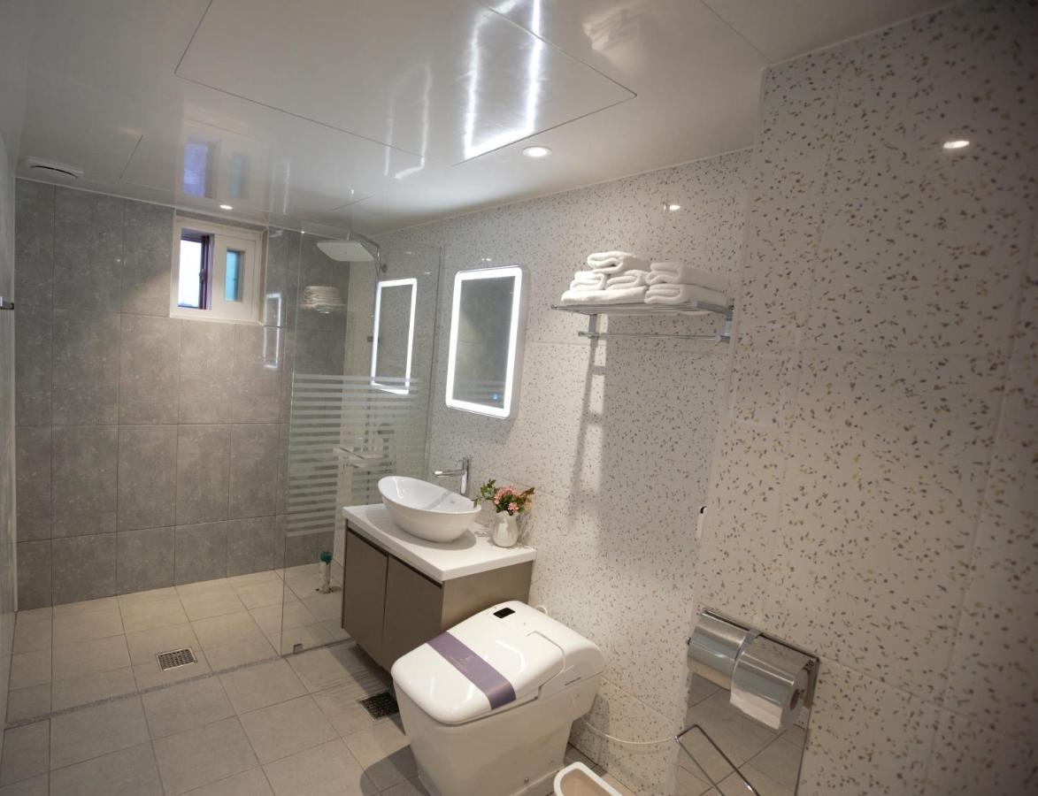 Am Ort Hotel Yeosu Esterno foto
