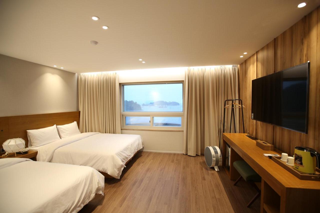 Am Ort Hotel Yeosu Esterno foto