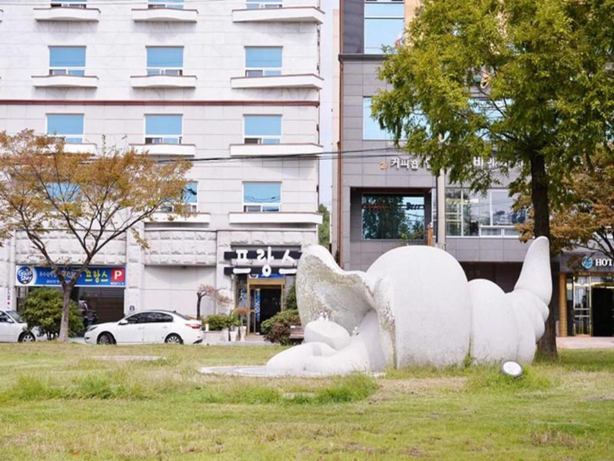 Am Ort Hotel Yeosu Esterno foto