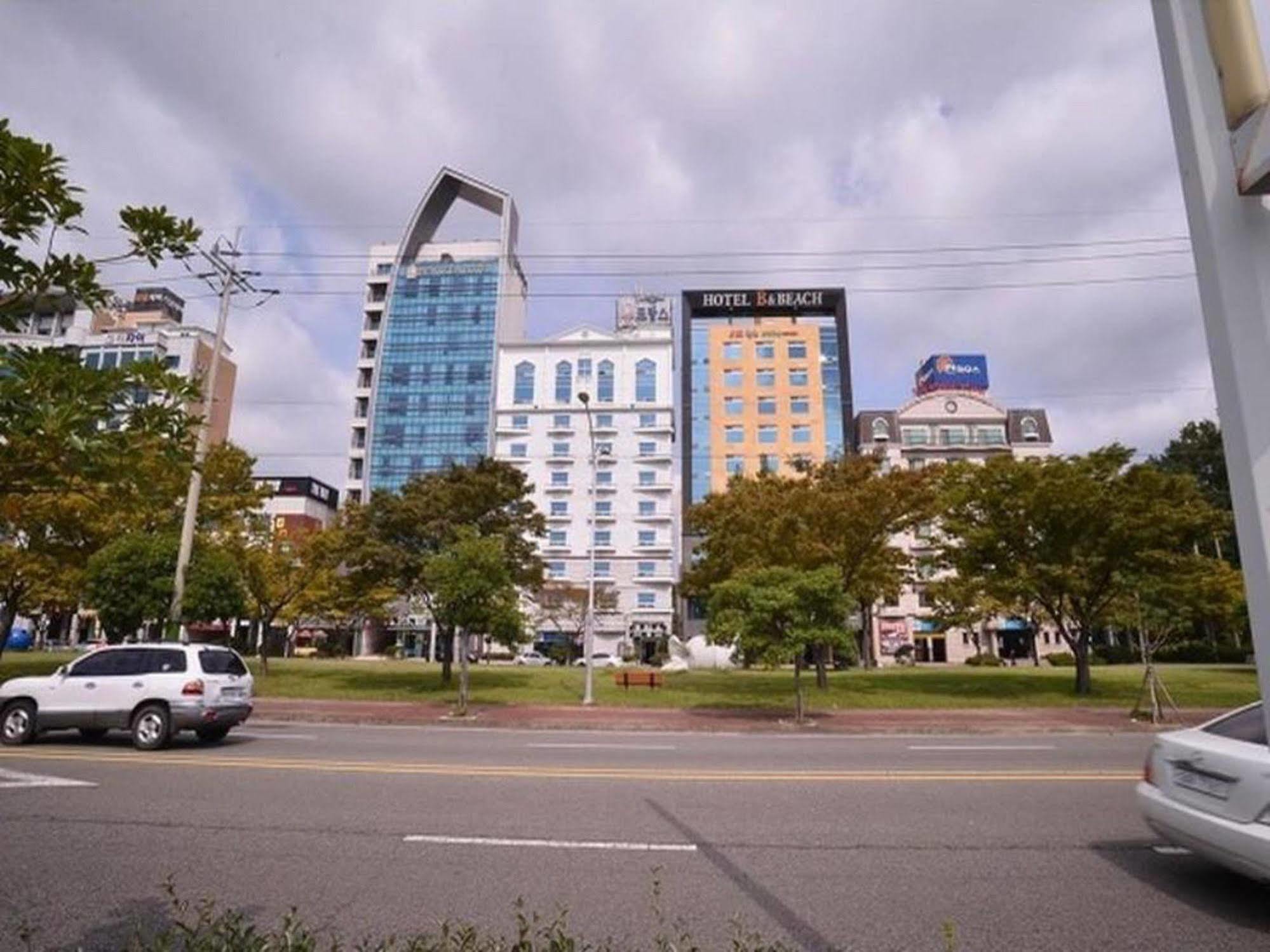 Am Ort Hotel Yeosu Esterno foto