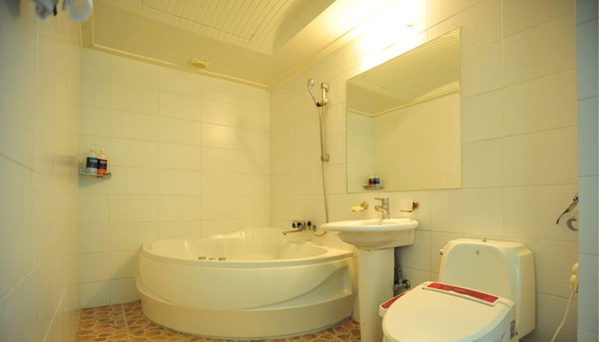 Am Ort Hotel Yeosu Esterno foto