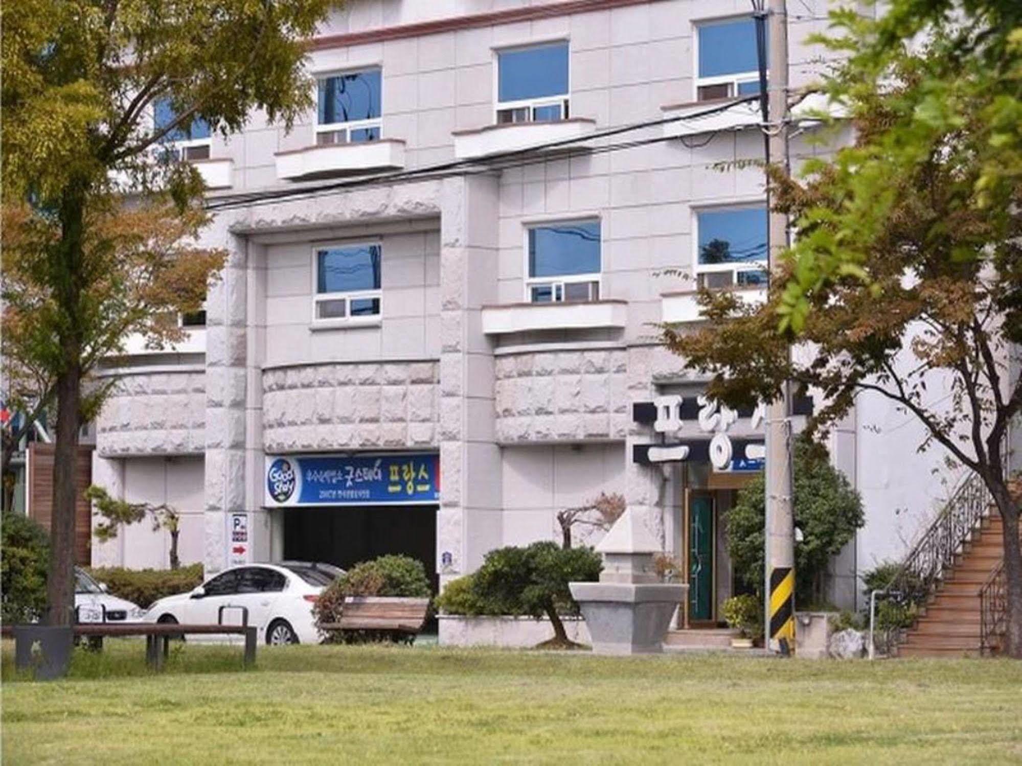 Am Ort Hotel Yeosu Esterno foto