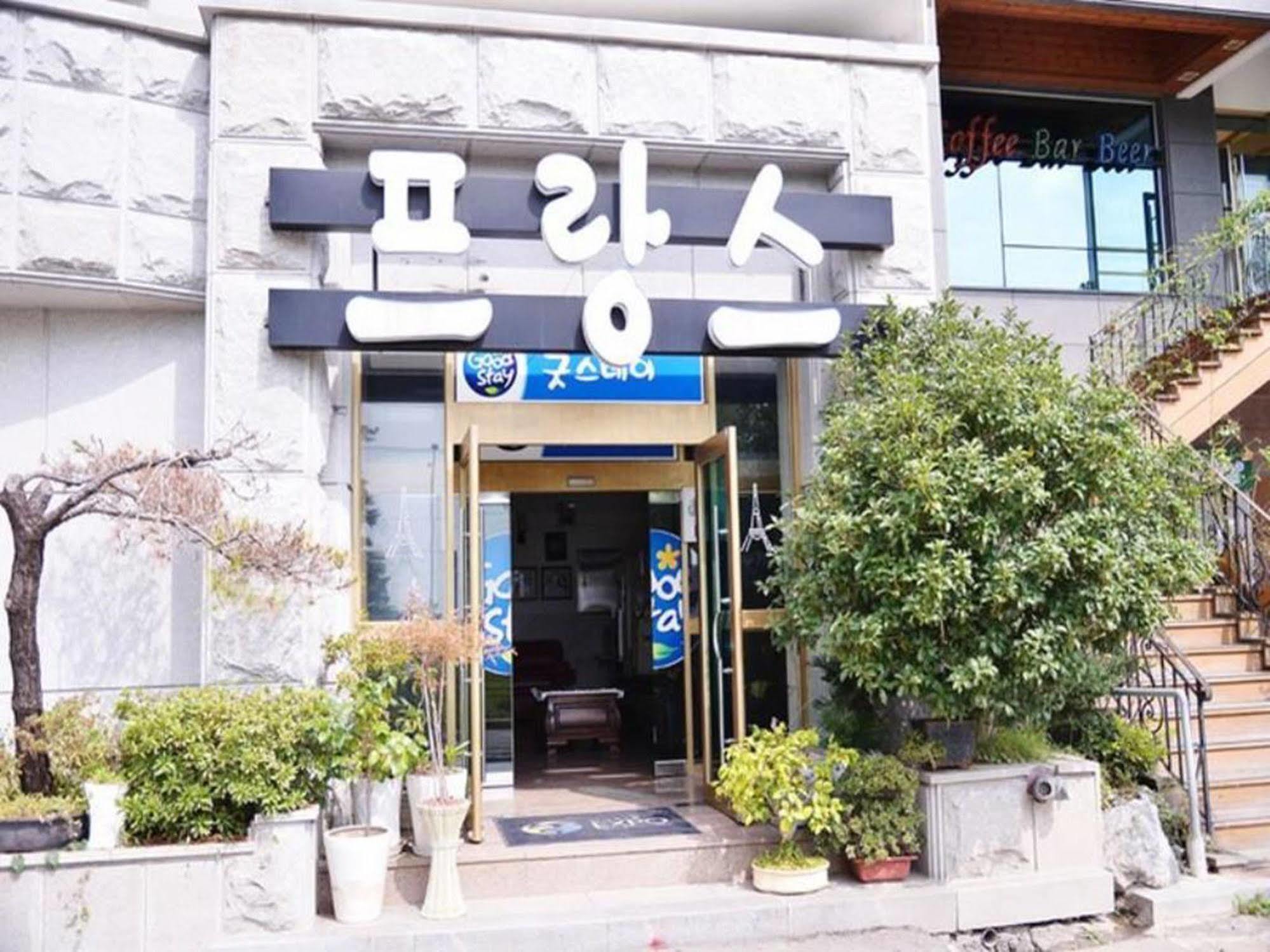 Am Ort Hotel Yeosu Esterno foto