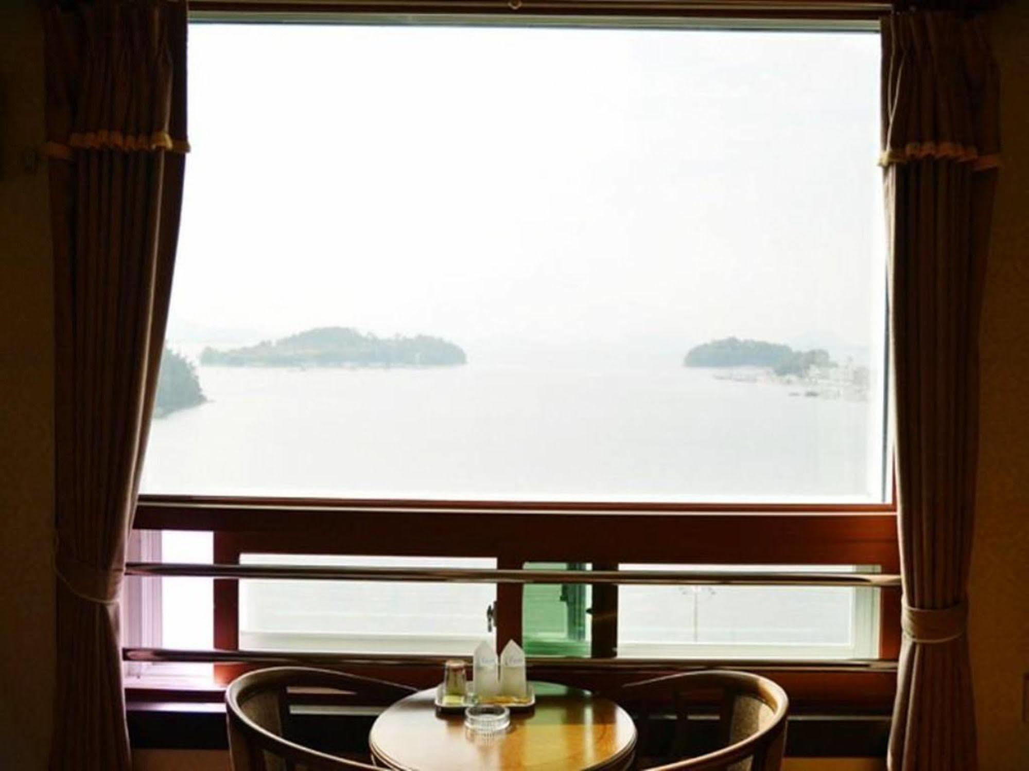 Am Ort Hotel Yeosu Esterno foto