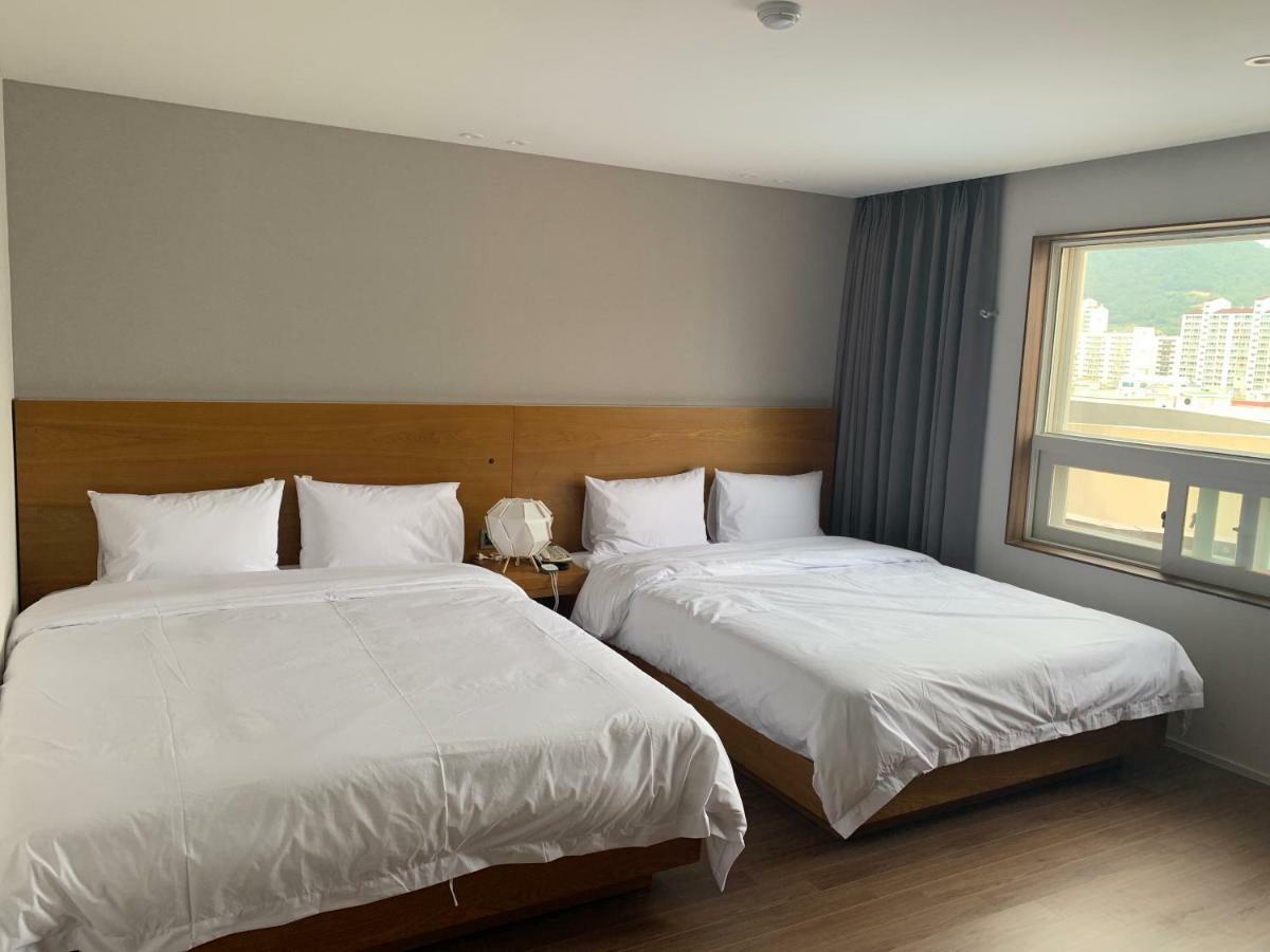 Am Ort Hotel Yeosu Esterno foto