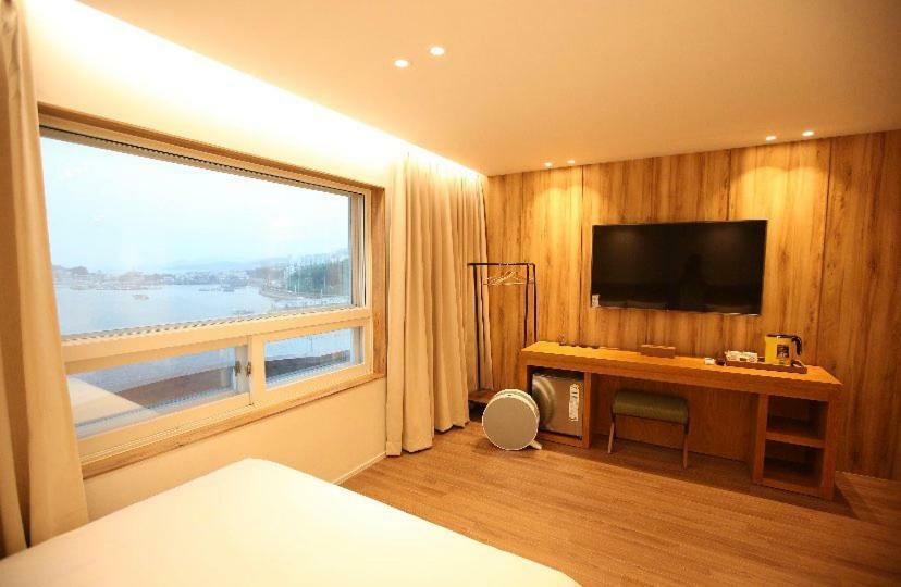 Am Ort Hotel Yeosu Esterno foto