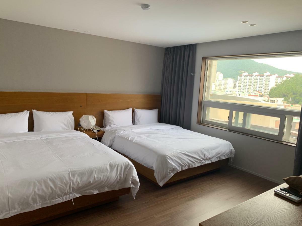 Am Ort Hotel Yeosu Esterno foto