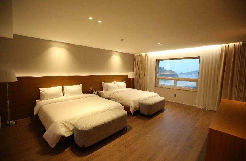 Am Ort Hotel Yeosu Esterno foto