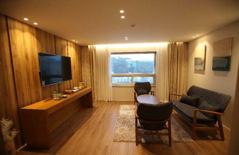 Am Ort Hotel Yeosu Esterno foto