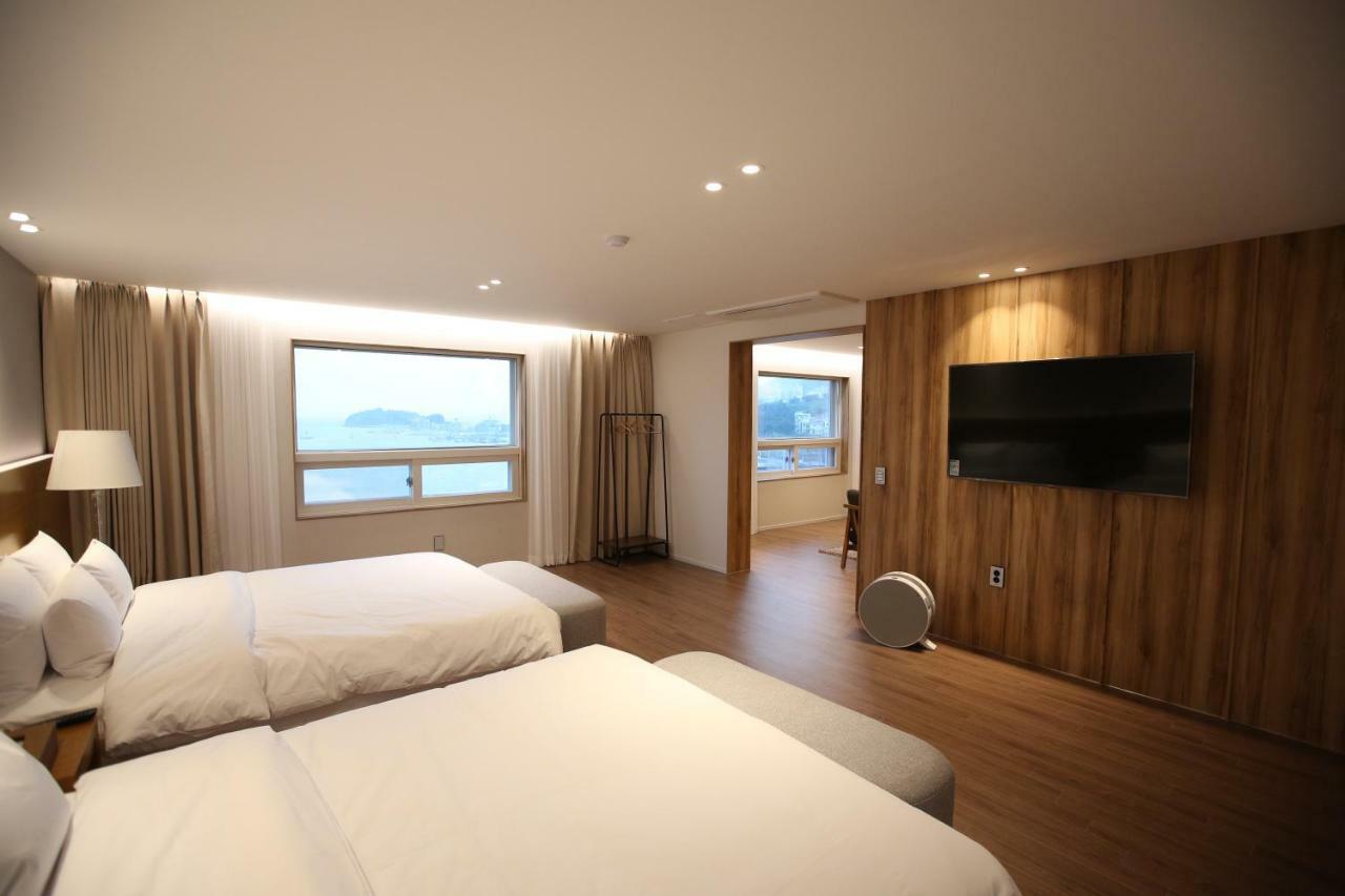 Am Ort Hotel Yeosu Esterno foto