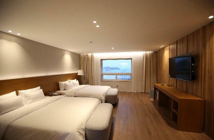 Am Ort Hotel Yeosu Esterno foto